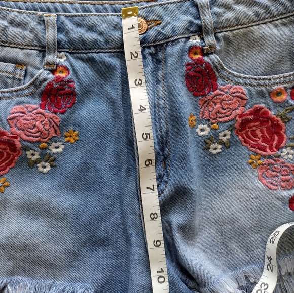 FOREVER 21 BOHO HIPPIE FLORAL EMBROIDERED SHORTS - Picture 6 of 10